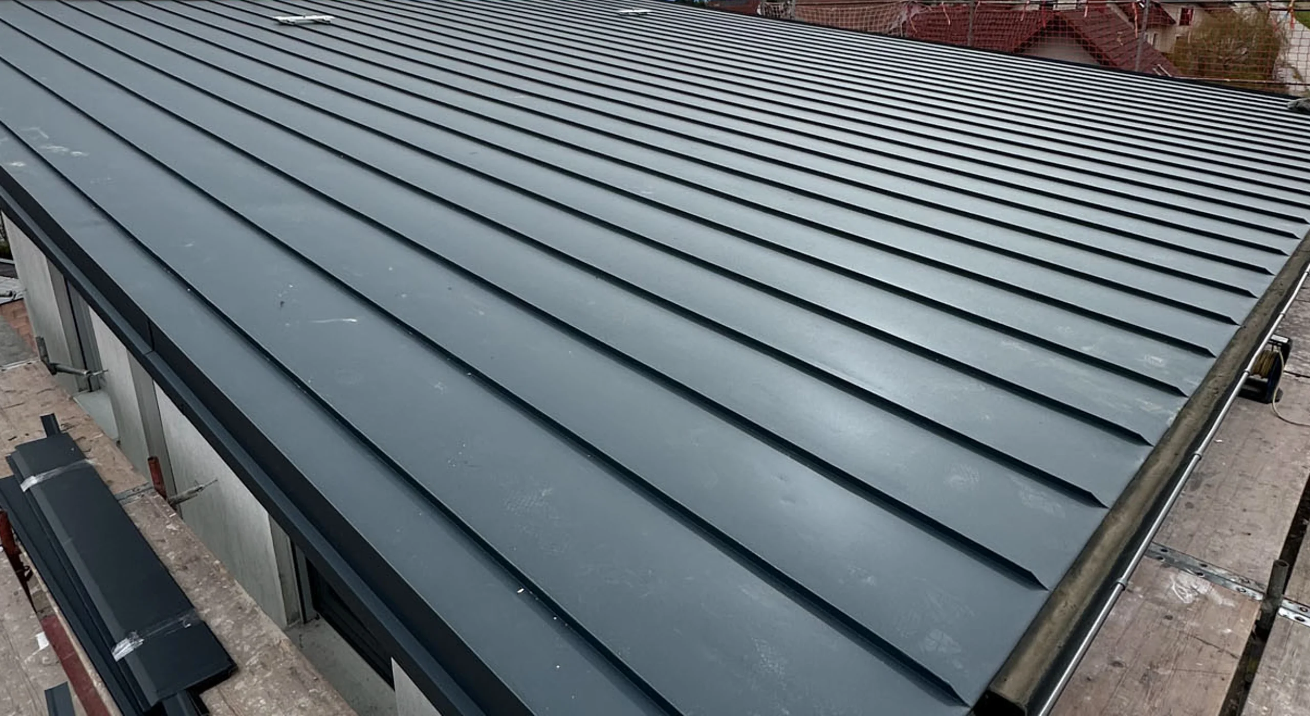 Ein Blechdach vom Spengler Kotrnec