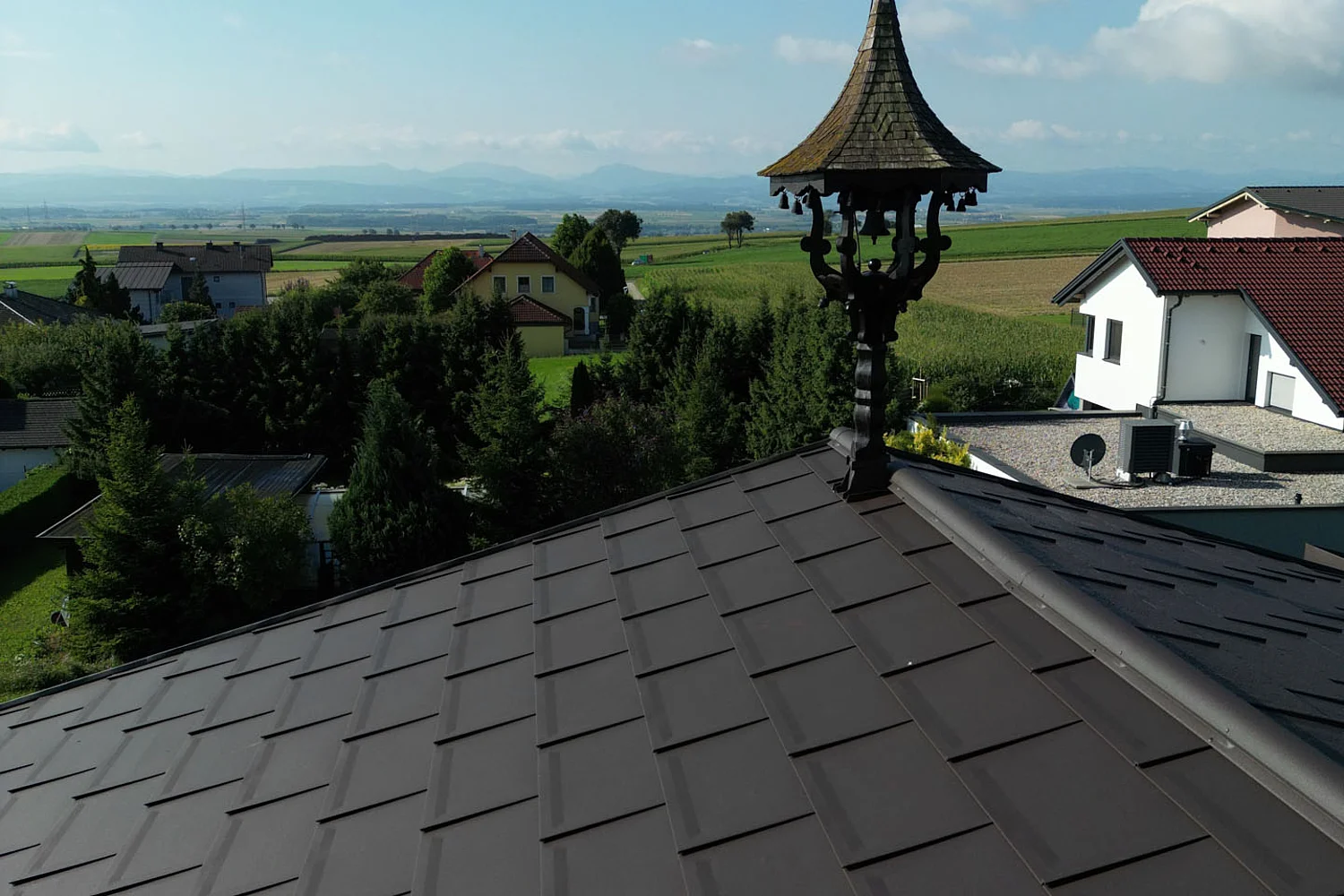 Nachaufnahme der fertigen Dachsanierung eines Einfamilienhauses in Karlstetten